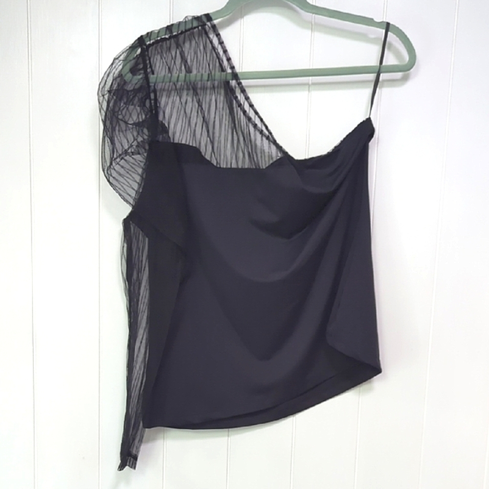 ❤️5/$25 Black One-Shoulder Sheer Top